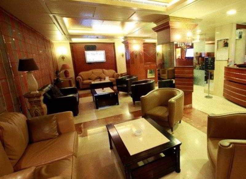 Duroy Hotel Beiroet Buitenkant foto