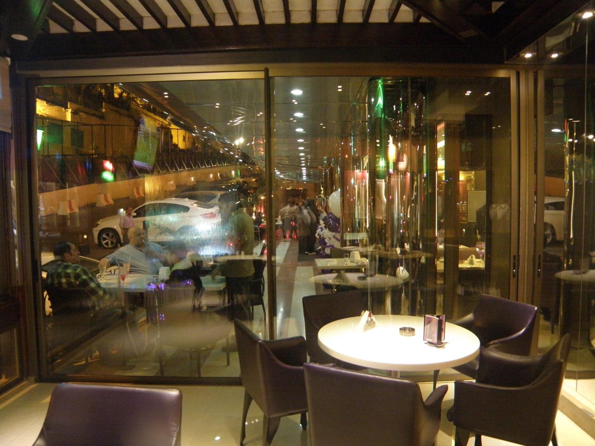 Duroy Hotel Beiroet Buitenkant foto